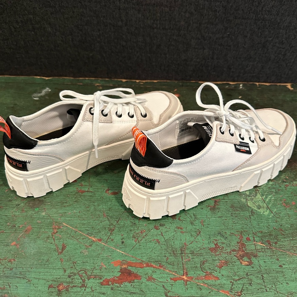 Palladium White and Gray Pallatower Lo